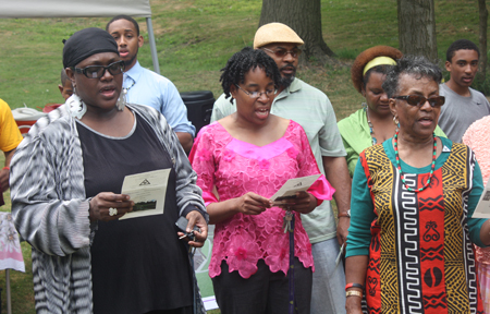 BeLynda Washington, Kwanza Brewer, Ernestine Williams and others singing