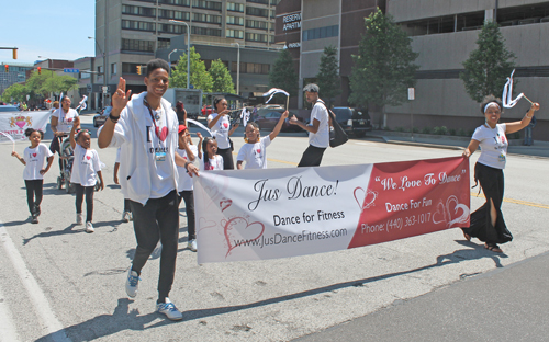 2017 Umoja Parade in Cleveland - young dancers