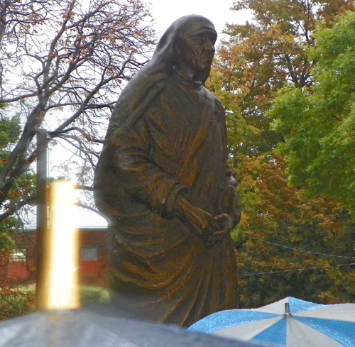 Mother Teresa statue in Albanian Garden in Cleveland