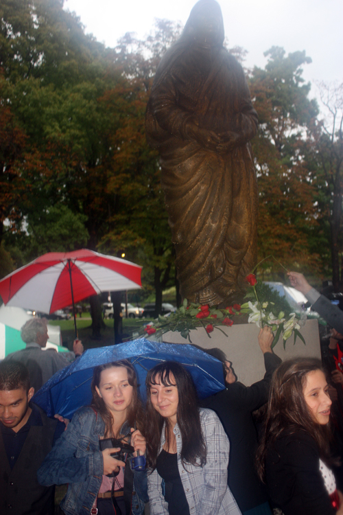 Mother Teresa statue