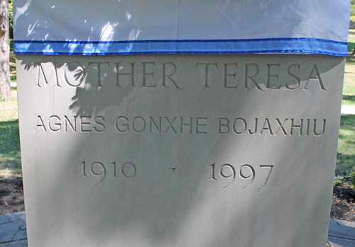 Mother Teresa statue inscription