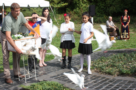 Releasing the doves in the Armenian Garden
