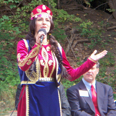 Ruzanna Tovmasyan sings Armenian folk song