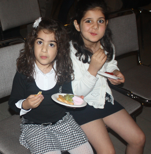 Armenian-American children eating