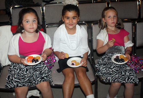 Armenian kids eating