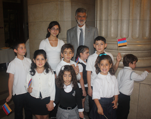 Cleveland Mayor Jackson with the performing children