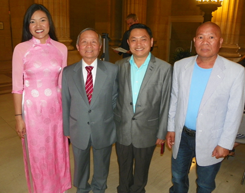 Vietnamese community members