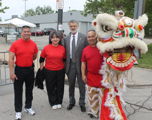 Mayor Jackson with Kwan Family Lion Dancers