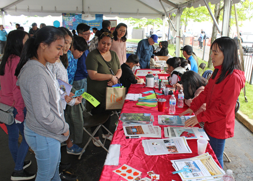 CSU Confucius Institute table