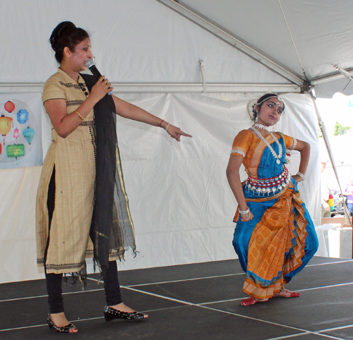 Sandhyadipa Kar and student dancer