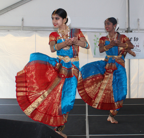 Shri Kalaa Mandir Center dancers