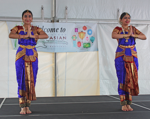 Shri Kalaa Mandir Center dancers