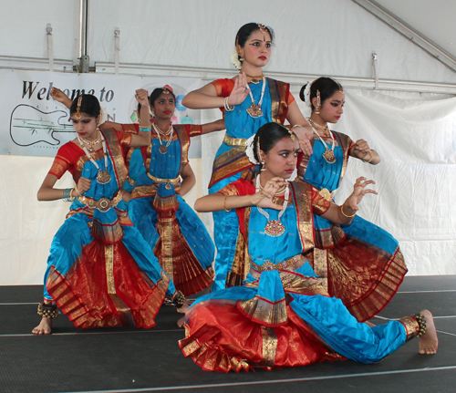 Shri Kalaa Mandir Center dancers