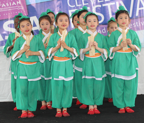 Cleveland Contemporary Chinese Culture Association girls