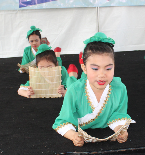 Cleveland Contemporary Chinese Culture Association girls