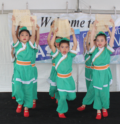 Cleveland Contemporary Chinese Culture Association girls