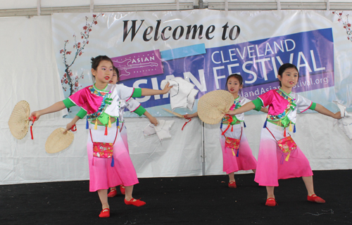 Cleveland Contemporary Chinese Culture Association Chinese Dance called Happy Early Summer