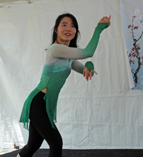 Cleveland Contemporary Chinese Culture Association ladies dance