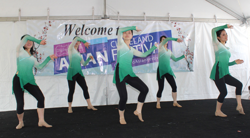 Cleveland Contemporary Chinese Culture Association ladies dance