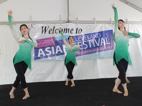 Cleveland Contemporary Chinese Culture Association ladies dance