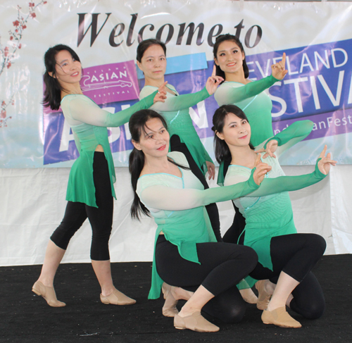 Cleveland Contemporary Chinese Culture Association ladies dance