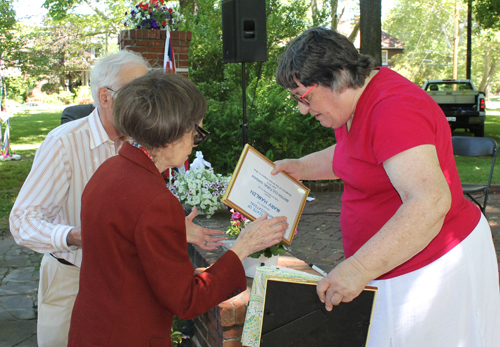 Mary Hamlin and Veronica Pearce