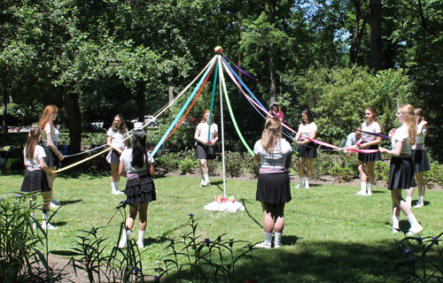  Maypole Dance