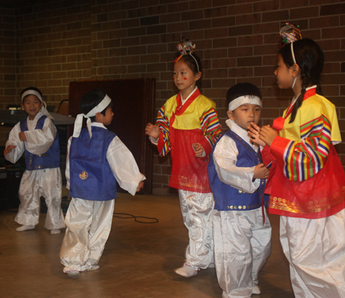 Korean American children dance at Asian Catholic gathering