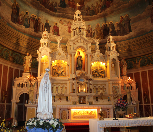 Our Lady of Fatima statue at St Casimir Church