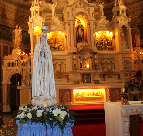 Our Lady of Fatima statue at St Casimir Church