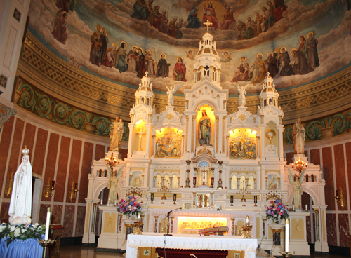 Our Lady of Fatima statue at St Casimir Church