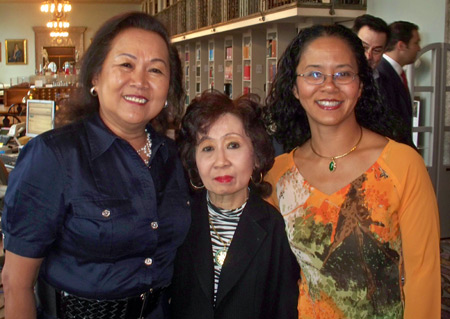 Gia Hoa Ryan, Cuc Bennett and Angela Thi Bennett