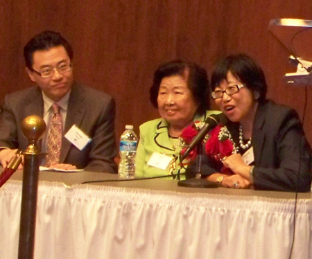 Margaret Wong's brother and mother joined Margaret on the stage