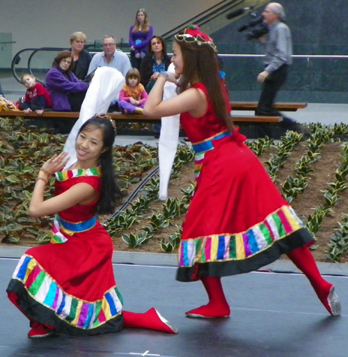 Cleveland Contemporary Chinese Culture Association Dancers