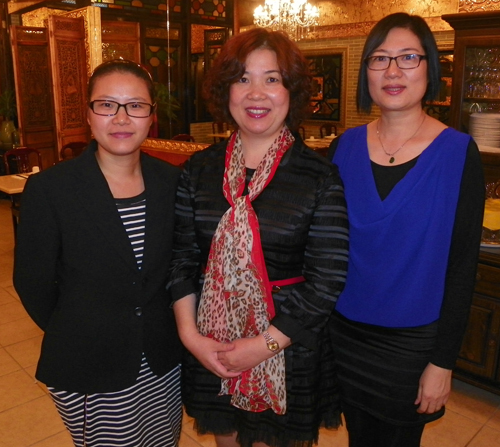 Yang Shu Xia, CEO of the Lihong Tourism commodities Limited, Zhongshan, Yang Shu Qiu General Manager of the Lihong Tourism commodities Limited, Zhongshan