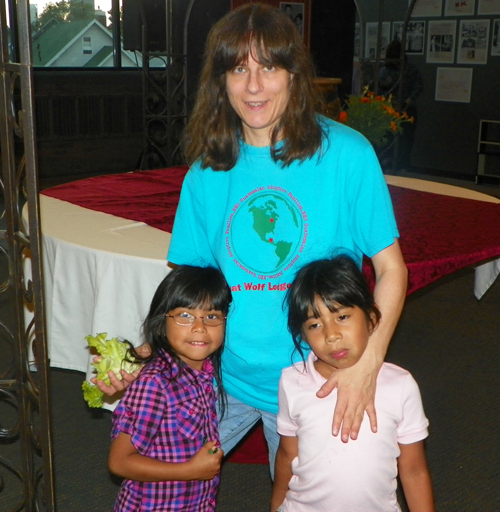 Lynn Selzer with Analisa and Elena - Faces of Chinatown