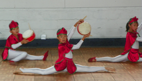 Chinese dance based on Disney's Mulan 