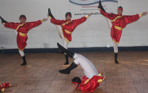 Dancers from Cleveland Contemporary Chinese Culture Association