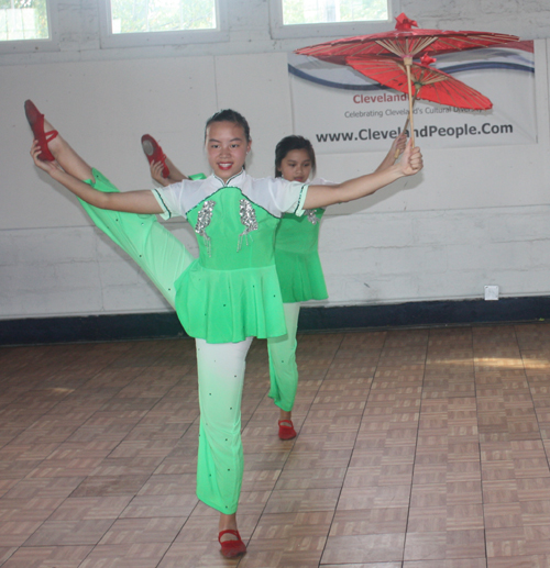 Umbrella dance Dancers from Cleveland Contemporary Chinese Culture Association