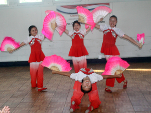 Traditional Chinese Fan Dance 