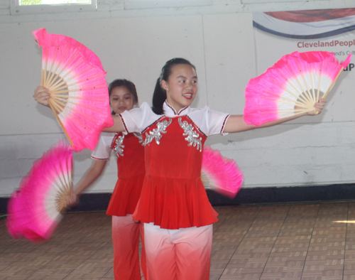 Traditional Chinese Fan Dance 