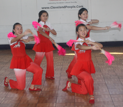 Traditional Chinese Fan Dance 