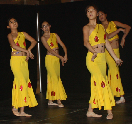 Dancers from Chinese Professional & Entrepreneur Association (CPEA) Great Wall Enrichment Center