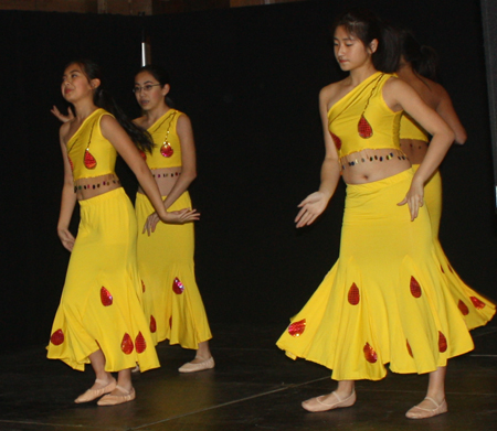 Dancers from Chinese Professional & Entrepreneur Association (CPEA) Great Wall Enrichment Center