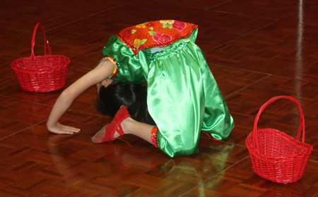 Chinese Little Girls Picking Mushrooms Dance