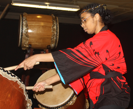 Taiko Drumming by Icho Daiko featuring Oberlin Taiko 