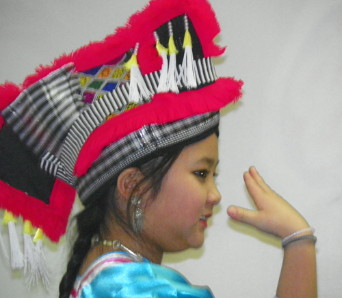 Paj Twag Tshiab (Blooming Flower) Hmong Dancers 