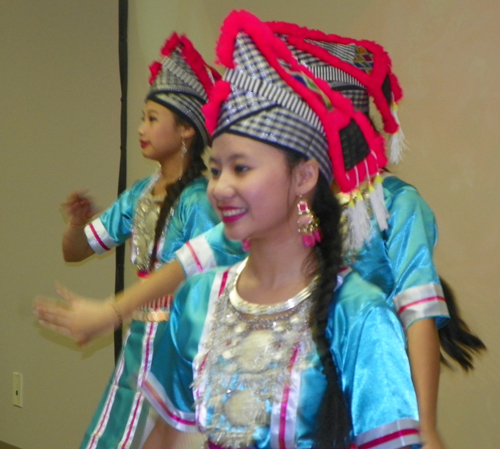 Paj Twag Tshiab (Blooming Flower) Hmong Dancers 