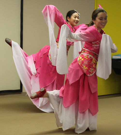 Yin Tang Dancers