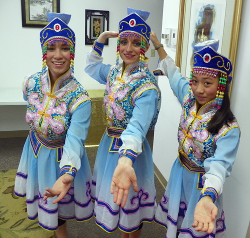 Yin Tang Dancers perform a Mongolian Bowl Dance